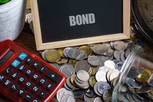 Bất chấp cảnh báo, dòng tiền vẫn đổ vào trái phiếu “3 không” 